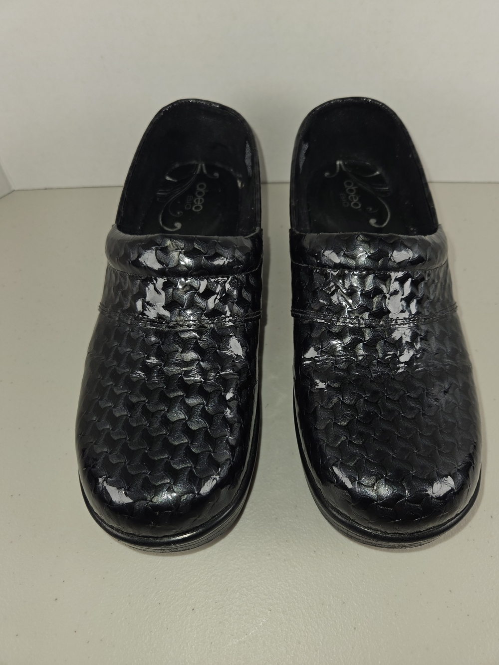 ABEO BIO SYSTEM WOMEN Sz 8.5 N Flora Black PATENT LEATHER SLIP ON CLOGS Nursing